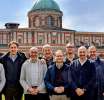 All’altare per imparare a servire